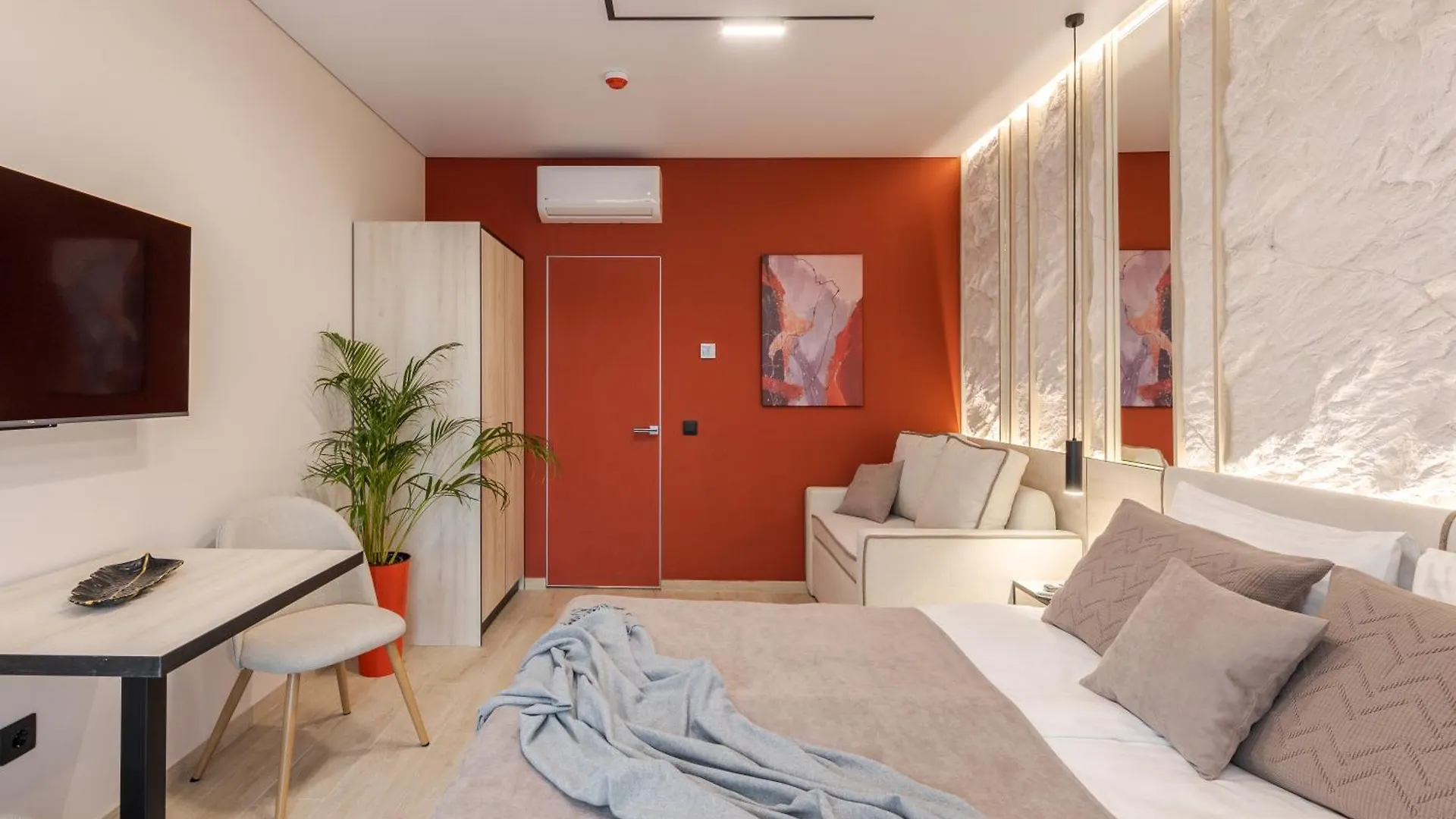 Accent Apart-Hotel Lviv