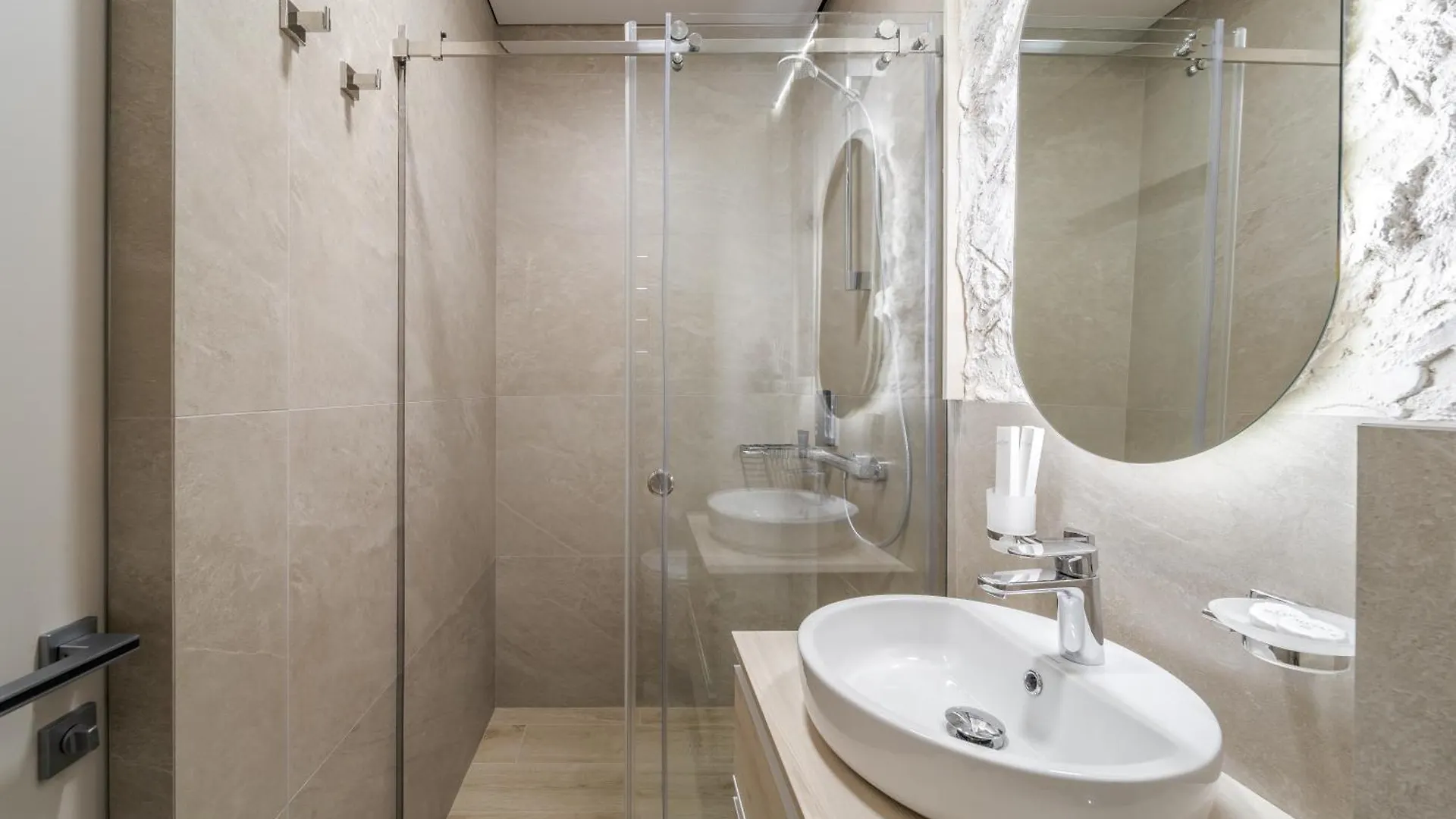 Accent Apart-Hotel Lviv 0*,  Ucrânia