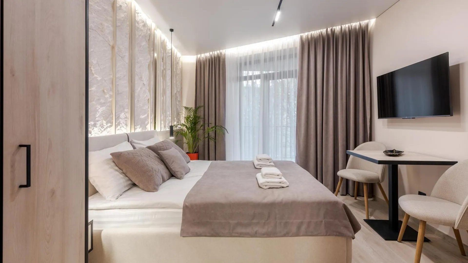 Accent Apart-Hotel Lviv 0*,